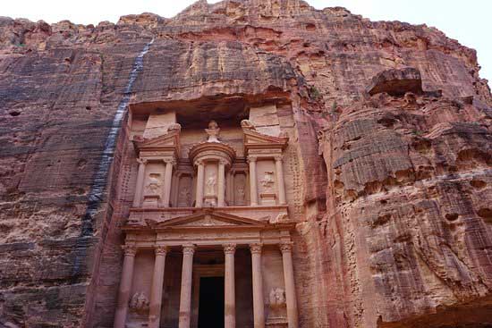 الخزنة